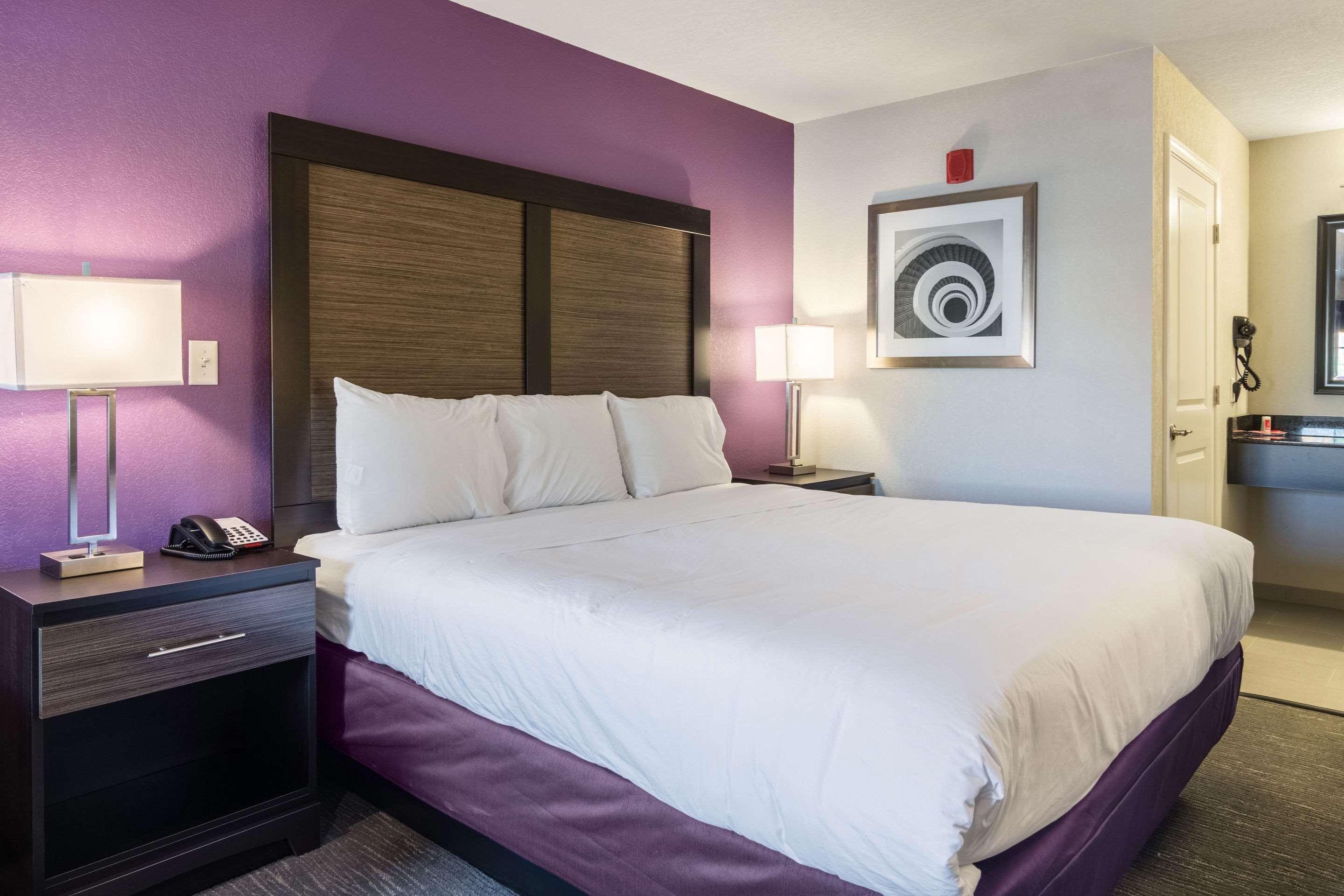 Econo Lodge Inn & Suites North Little Rock Near Riverfront Экстерьер фото