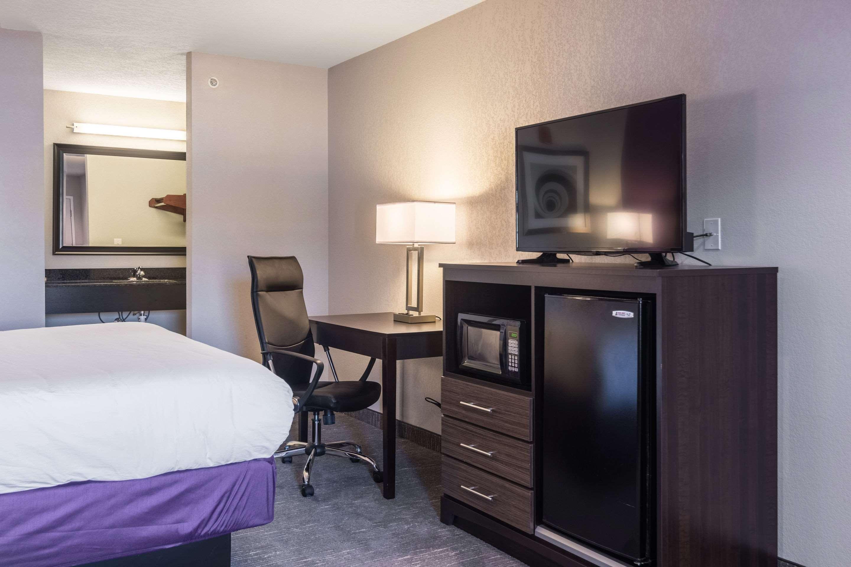 Econo Lodge Inn & Suites North Little Rock Near Riverfront Экстерьер фото