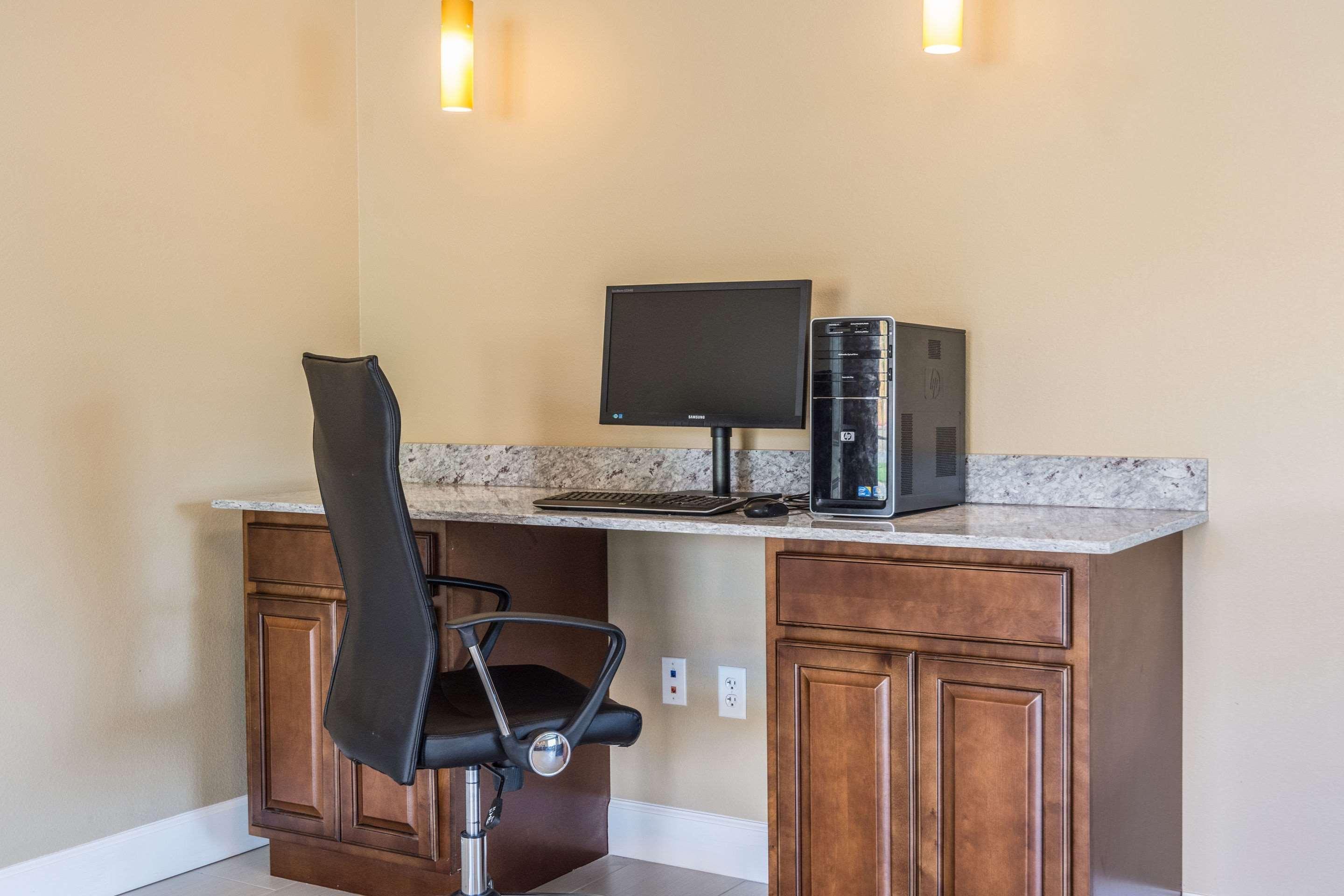 Econo Lodge Inn & Suites North Little Rock Near Riverfront Экстерьер фото